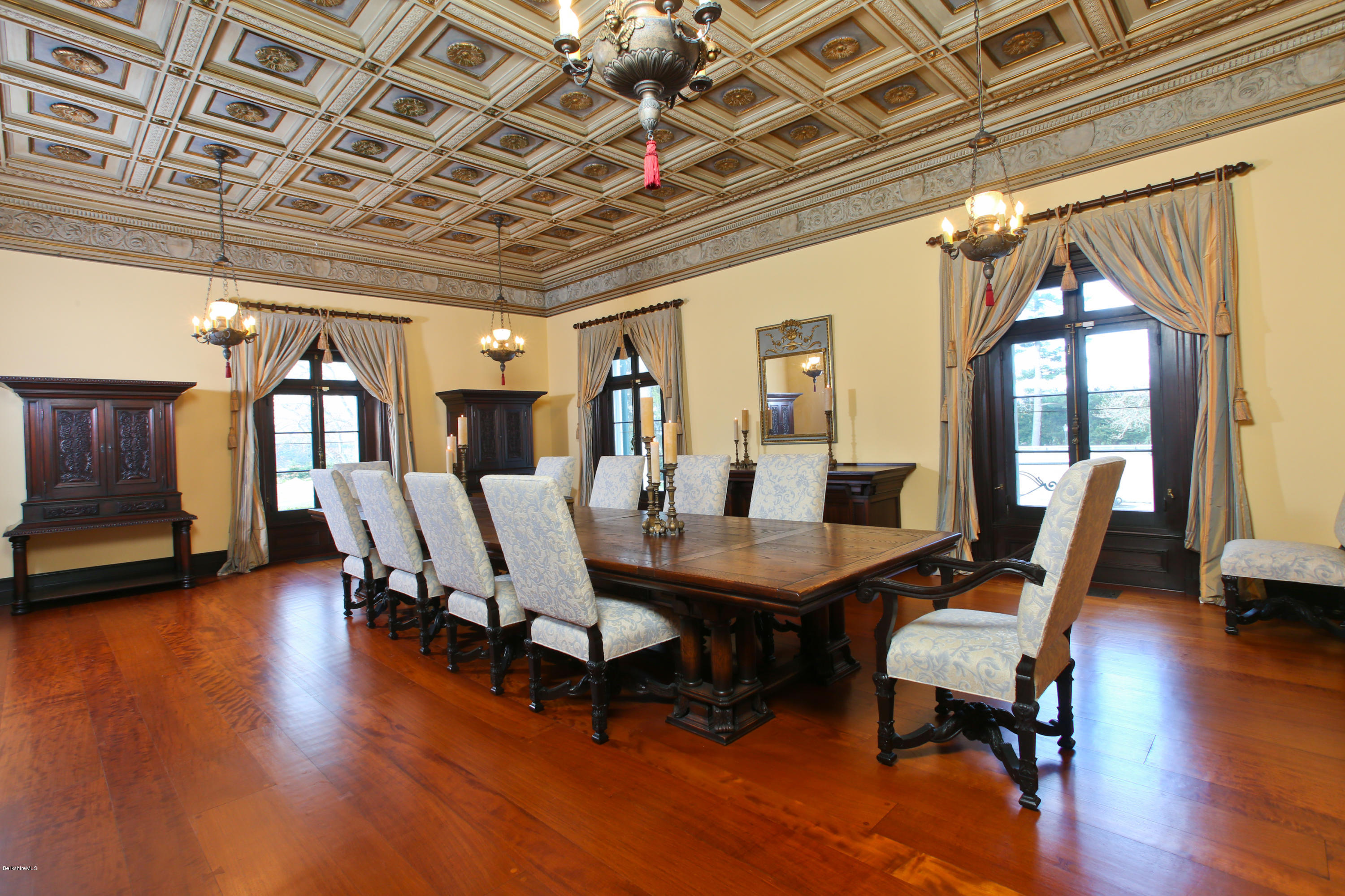 3 Ice Glen Road Stockbridge, MA 01262 - Photo 20 of 44 11 dining room
