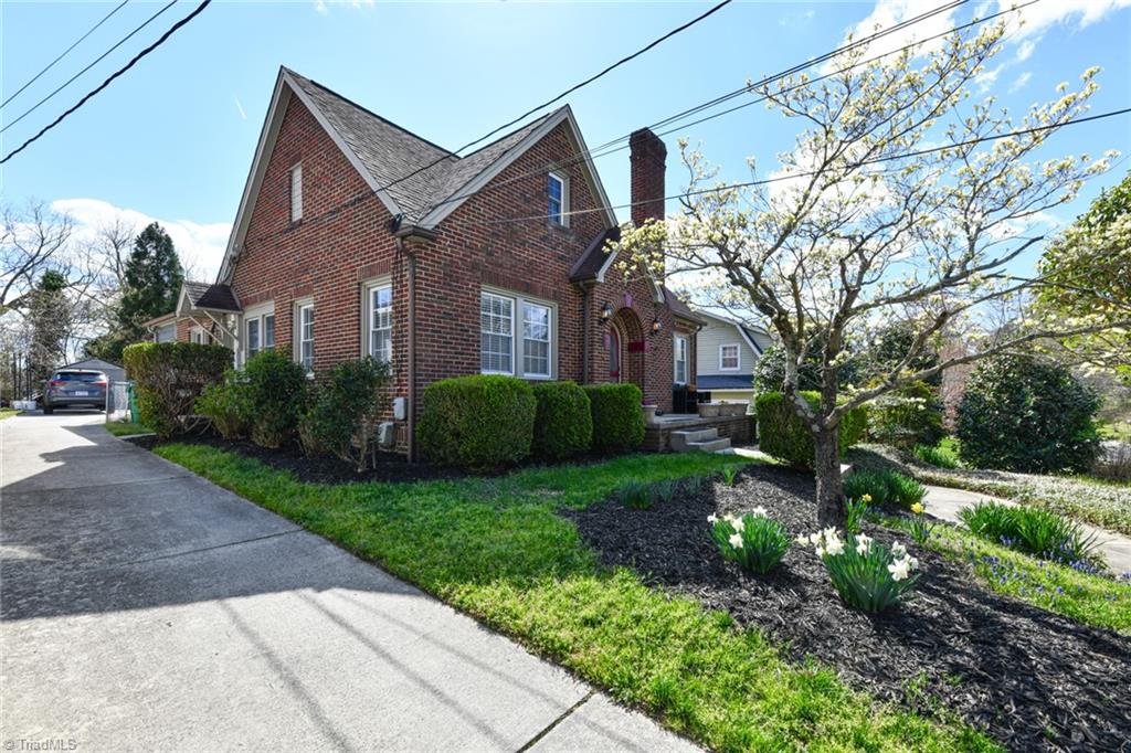 407 Colonial Drive High Point, NC 27262 - Photo 25 of 28 Gallery Image 25