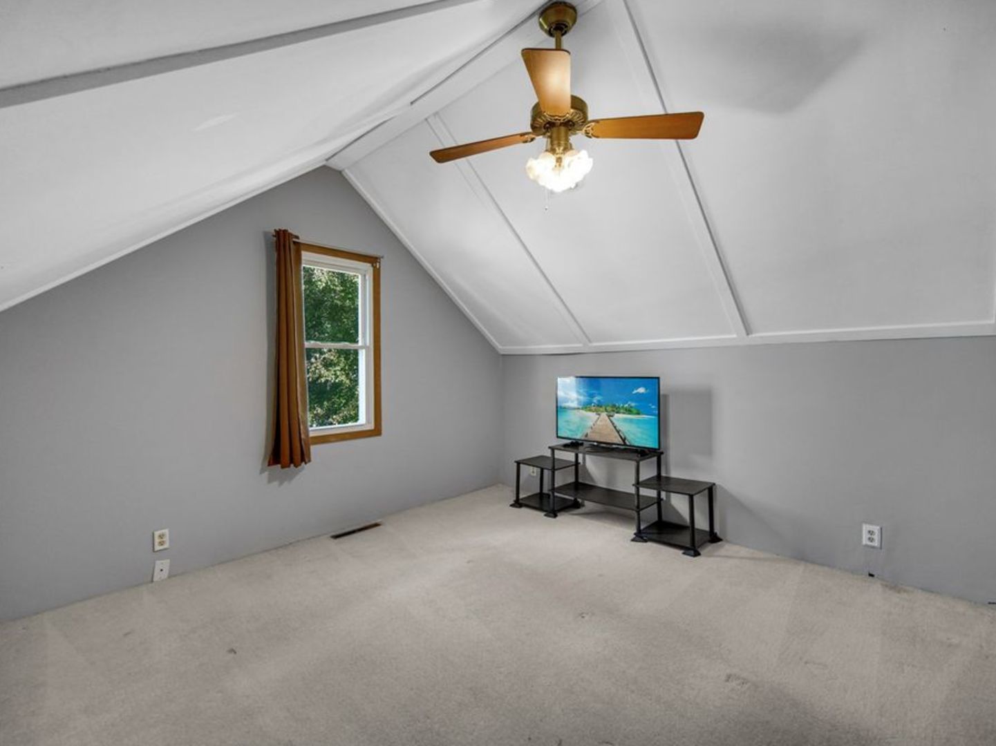 604 Ogden Road New Lenox, IL 60451 - Photo 14 of 19 Gallery Image 14