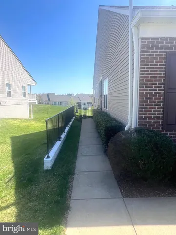 $2,390 | 15 Hartford Way, Unit 401, Fredericksburg, VA 22406