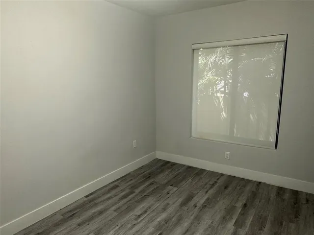 a view of empty room with window