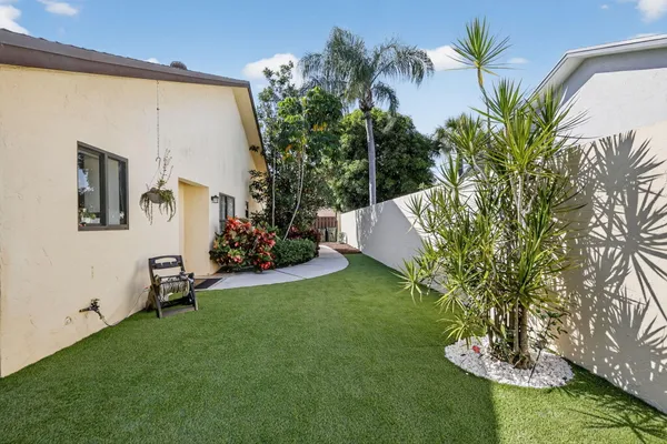 $3,200 | 235 Southwest 29th Avenue, Delray Beach, FL 33445