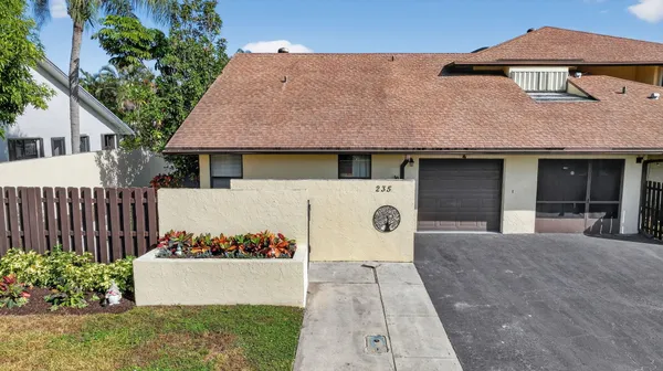 $3,200 | 235 Southwest 29th Avenue, Delray Beach, FL 33445