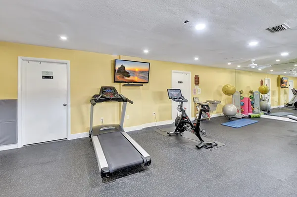$3,200 | 235 Southwest 29th Avenue, Delray Beach, FL 33445