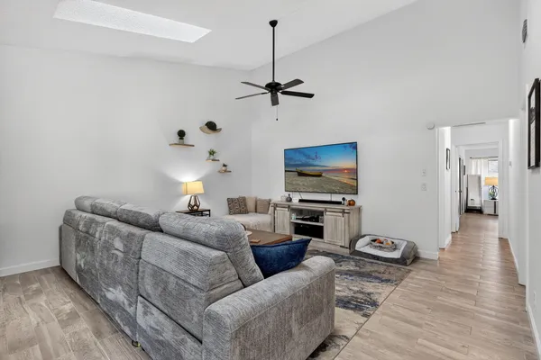 $3,200 | 235 Southwest 29th Avenue, Delray Beach, FL 33445