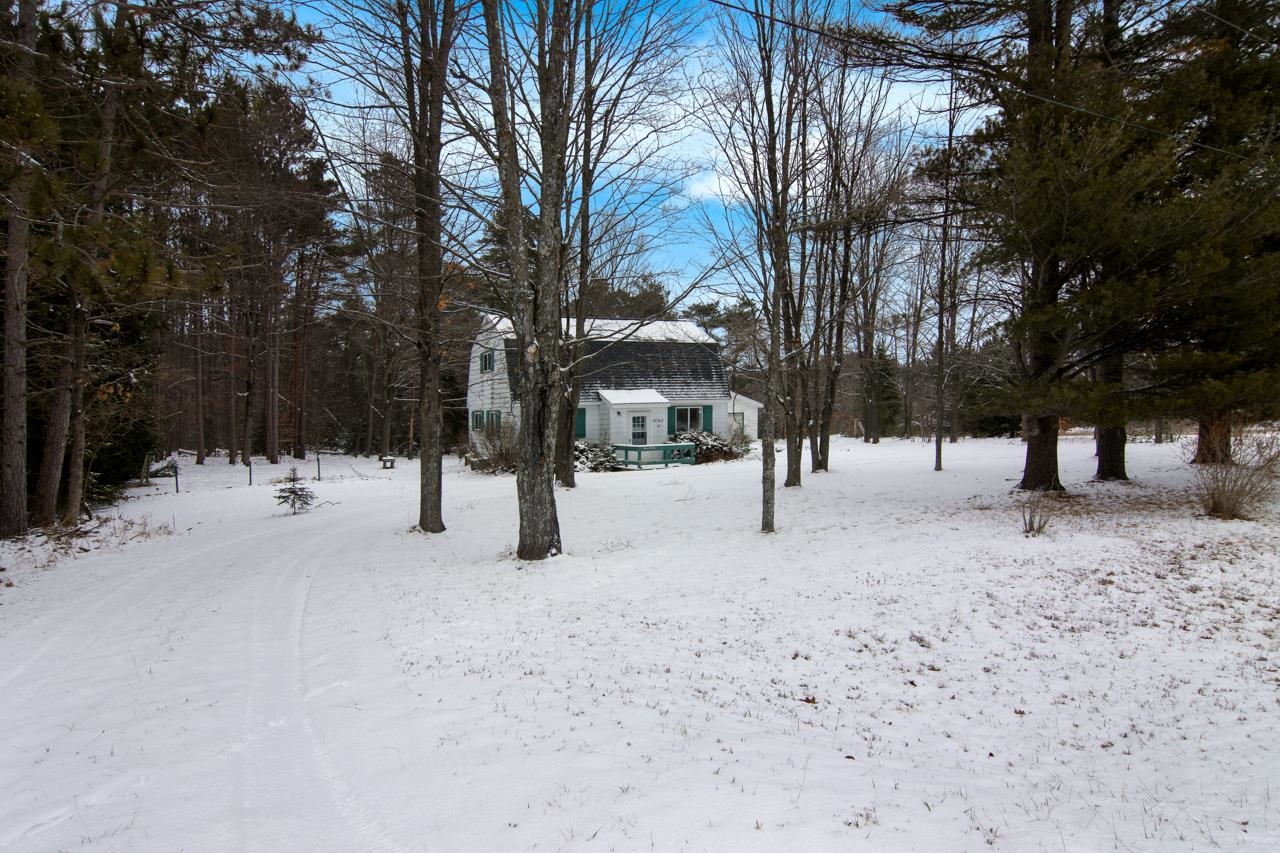 10762 Thiel Road Traverse City, MI 49685 - Photo 25 of 26 1918609-cf659fce-3898-4f46-a581-c8398d1f8587.JPG