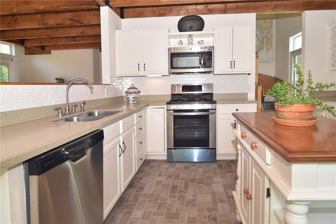 47 Peckham Road Little Compton, RI 02837 - Photo 4 of 39
