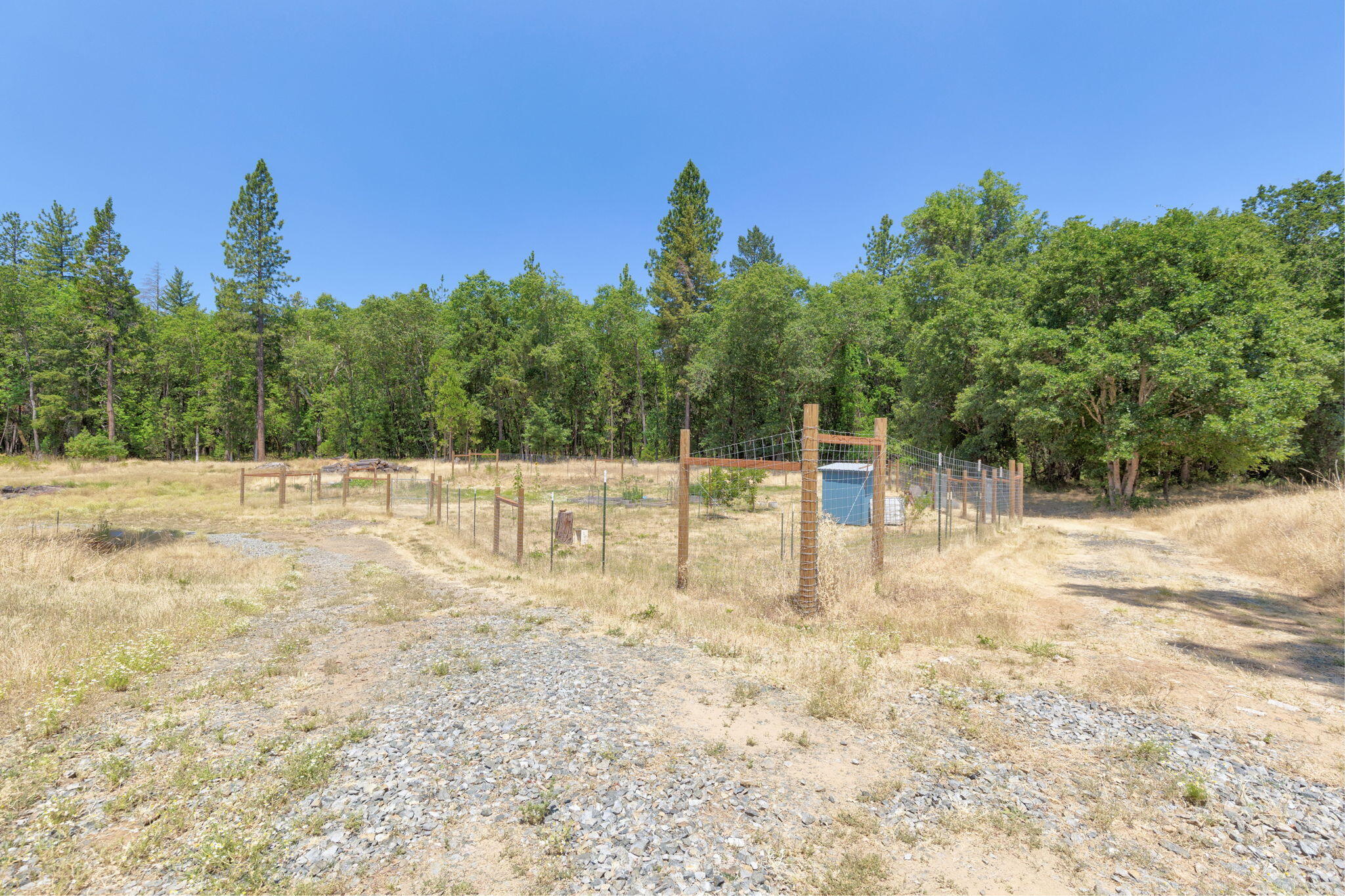 6060 Hugo Road Grants Pass, OR 97526 - Photo 5 of 21 5