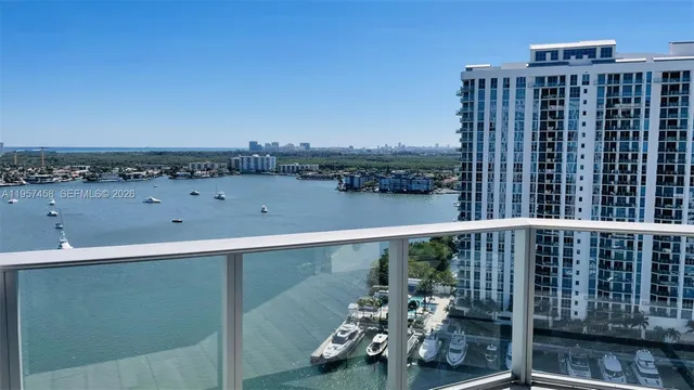$6,700 | 17301 Biscayne Boulevard, Unit 1907, North Miami Beach, FL 33160