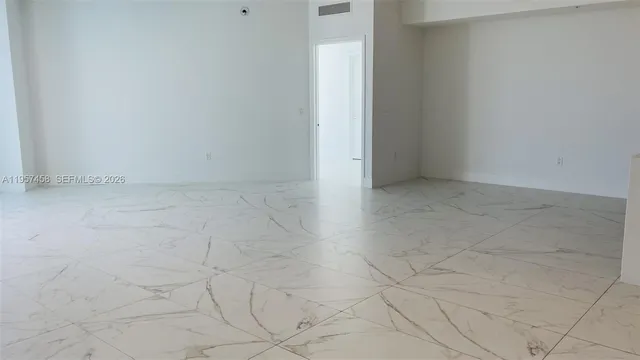 $6,700 | 17301 Biscayne Boulevard, Unit 1907, North Miami Beach, FL 33160