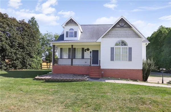 $424,900 | 100 Woodstaff Drive, Kernersville, NC 27284