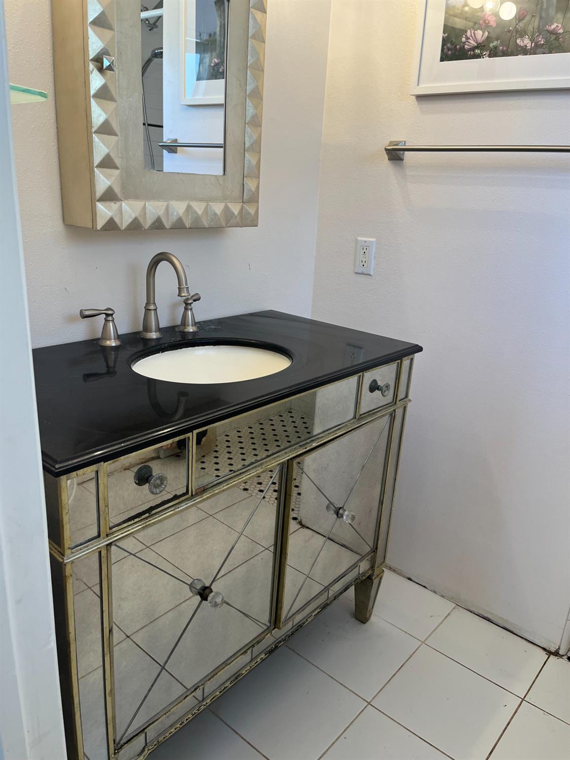31397 Erie Road Coarsegold, CA 93614 - Photo 15 of 21 a bathroom with a sink and a mirror