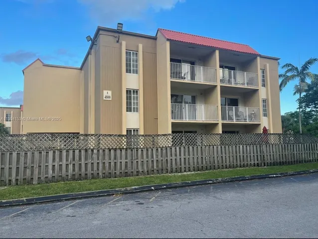 $2,100 | 4800 Northwest 79th Avenue, Unit 102, Doral, FL 33166