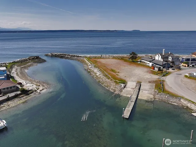 a view of a water view