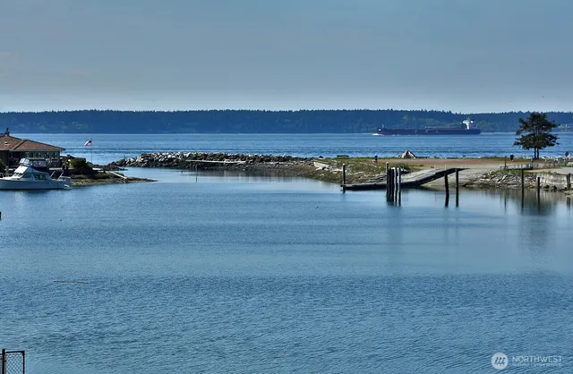 a view of an ocean with a room