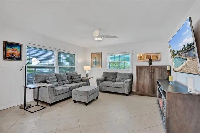 $329,999 | 935 Southeast 9th Avenue, Unit 16, Pompano Beach, FL 33060