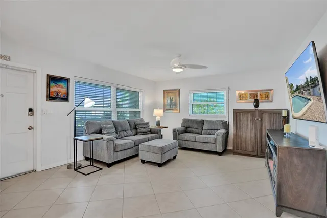 $329,999 | 935 Southeast 9th Avenue, Unit 16, Pompano Beach, FL 33060