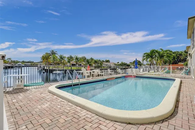 $329,999 | 935 Southeast 9th Avenue, Unit 16, Pompano Beach, FL 33060