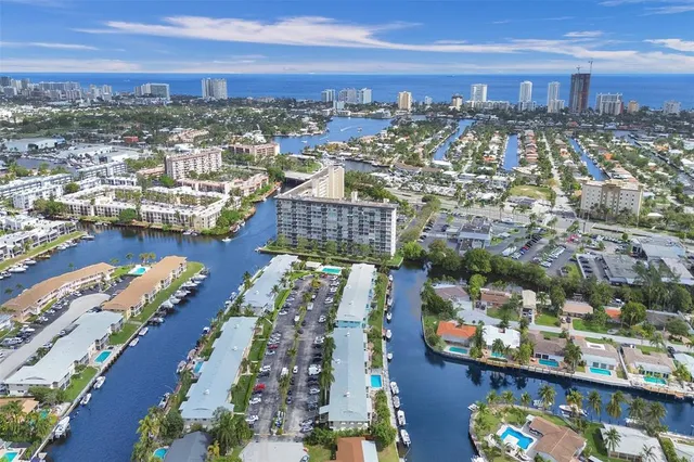 $329,999 | 935 Southeast 9th Avenue, Unit 16, Pompano Beach, FL 33060