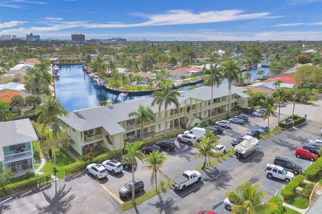 $329,999 | 935 Southeast 9th Avenue, Unit 16, Pompano Beach, FL 33060