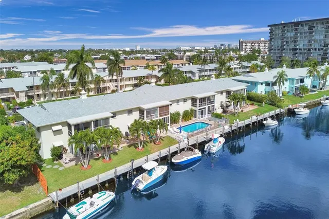 $329,999 | 935 Southeast 9th Avenue, Unit 16, Pompano Beach, FL 33060