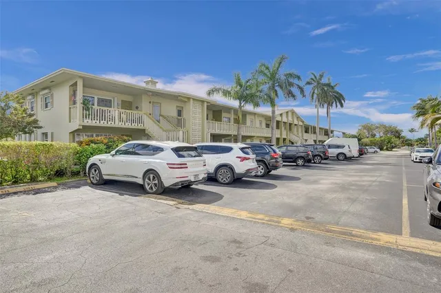 $329,999 | 935 Southeast 9th Avenue, Unit 16, Pompano Beach, FL 33060
