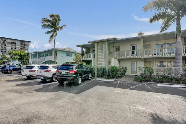 $329,999 | 935 Southeast 9th Avenue, Unit 16, Pompano Beach, FL 33060