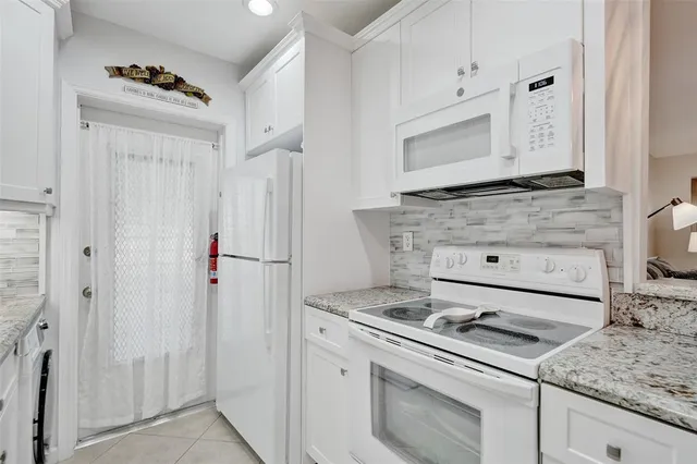 $329,999 | 935 Southeast 9th Avenue, Unit 16, Pompano Beach, FL 33060