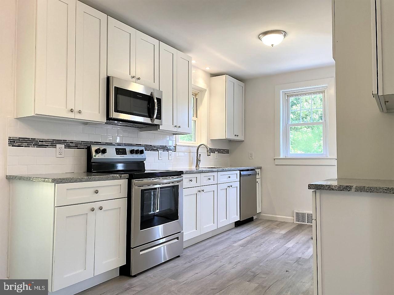 30 Longview Road Royersford, PA 19468 - Photo 6 of 17 Kitchen