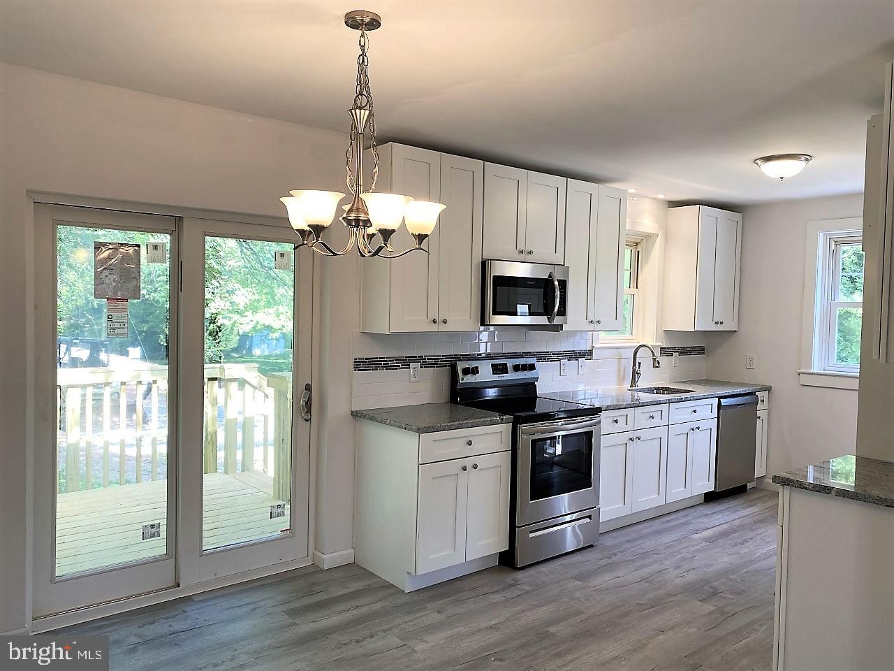 30 Longview Road Royersford, PA 19468 - Photo 7 of 17 Kitchen