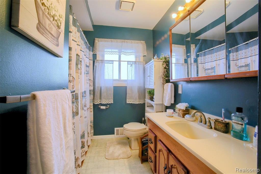 69231 Wolcott Road Armada, MI 48005 - Photo 16 of 24