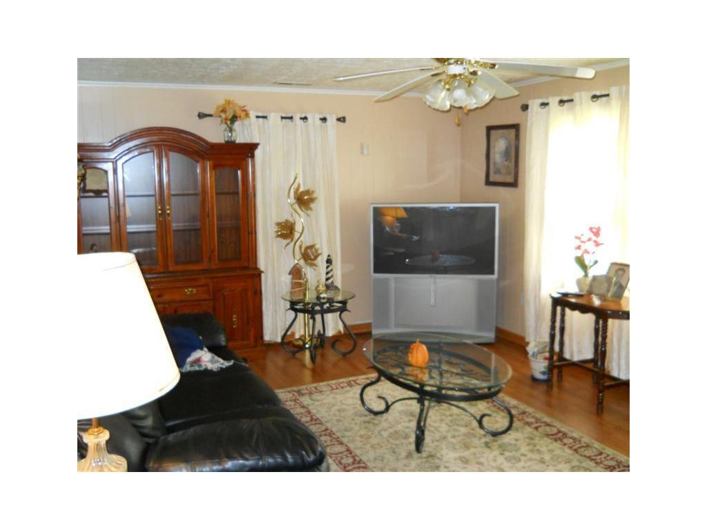 9370 Reedy Creek Road Bristol, VA 24202 - Photo 4 of 14 Photo 4