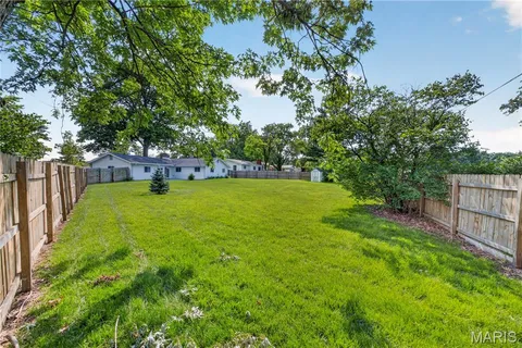 $410,000 | 11929 Paradise Lane, Des Peres, MO 63131