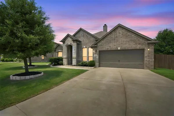 $424,900 | 205 Canterbury Court, Midlothian, TX 76065