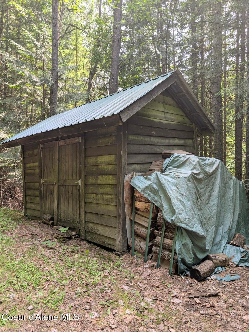 1628 Morris Road Naples, ID 83847 - Photo 29 of 36 Shed and contents stay