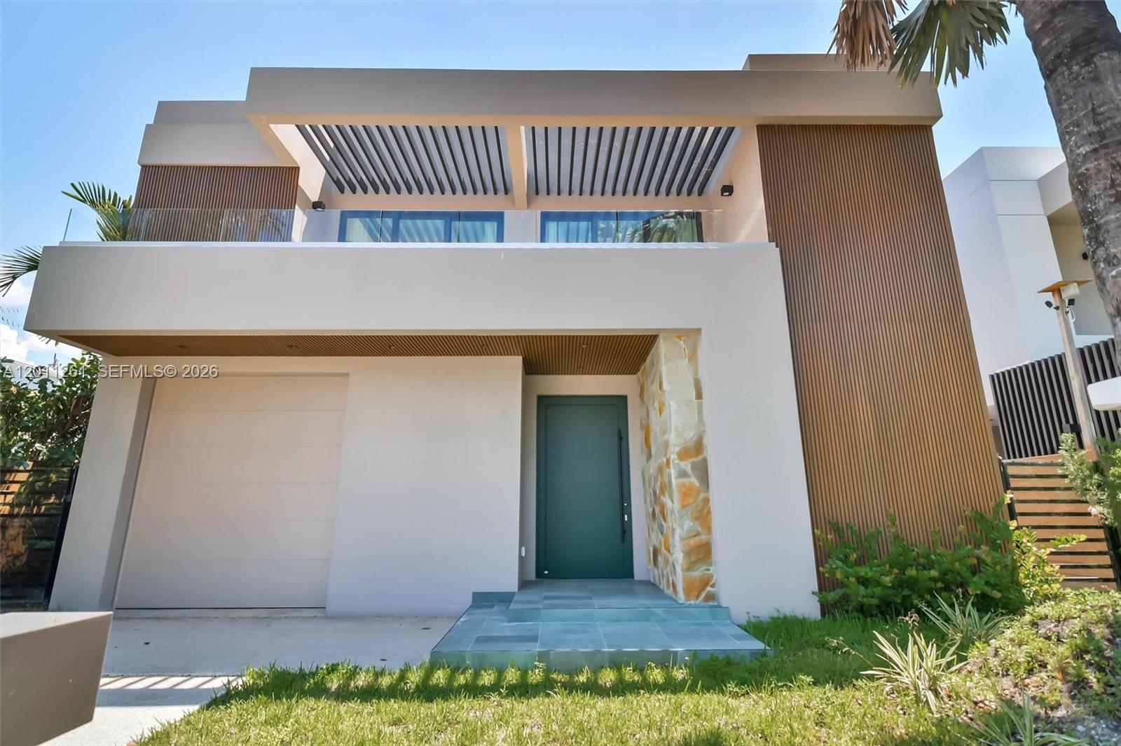 135 Southwest 29th Road Miami, FL 33129 - Photo 4 of 74