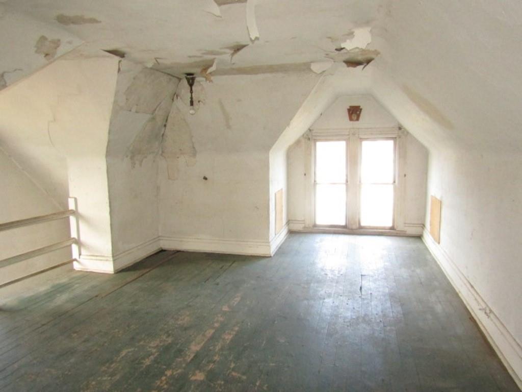 1219 Tweed Street Pittsburgh, PA 15204 - Photo 29 of 30 a view of a hallway with a white walls
