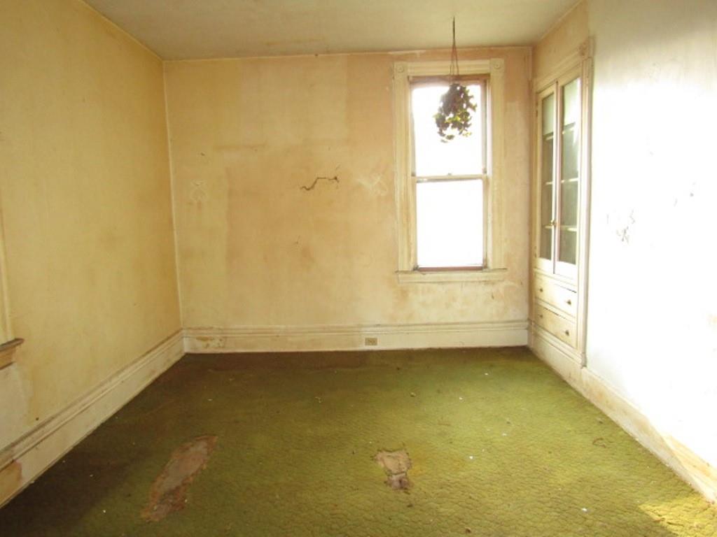 1219 Tweed Street Pittsburgh, PA 15204 - Photo 9 of 30 an empty room with a window