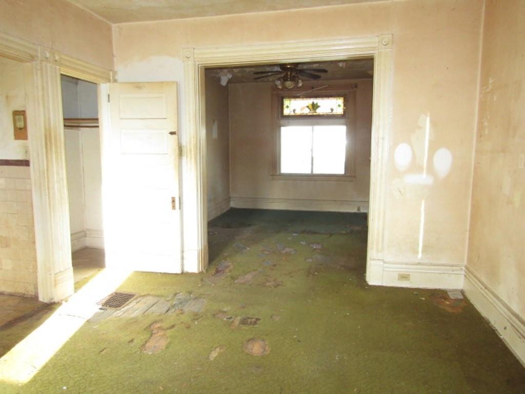 1219 Tweed Street Pittsburgh, PA 15204 - Photo 10 of 30 a view of an empty room and window