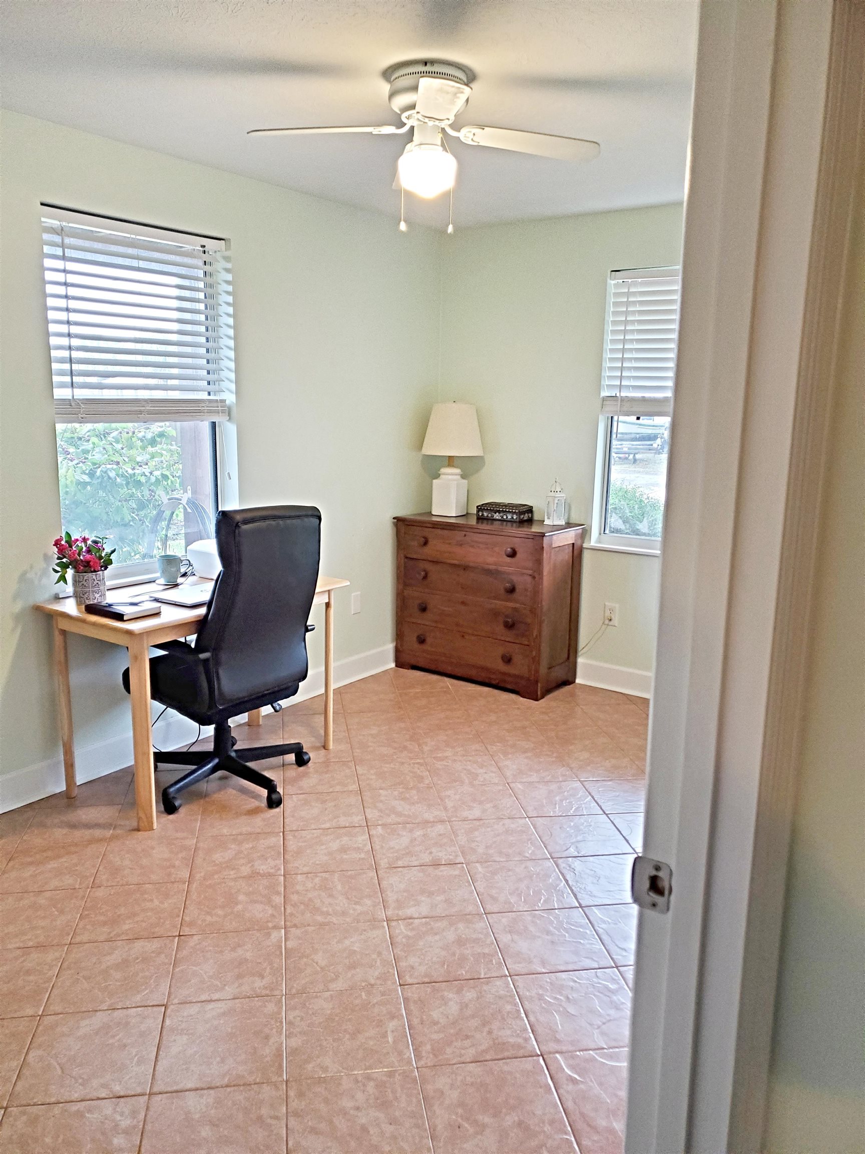 237 Villa Verda Road St. Augustine, FL 32080 - Photo 35 of 48 a workspace with furniture and a window