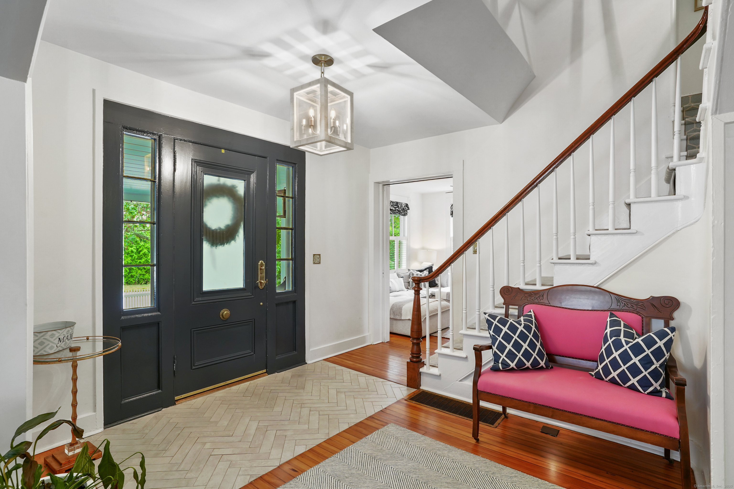 215 Old Post Road Fairfield, CT 06824 - Photo 7 of 39
