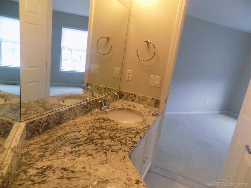 41825 Mitchell Road Novi, MI 48377 - Photo 16 of 20 50137698-647871e1-3abc-4a32-bd73-400e291a2e18.JPG