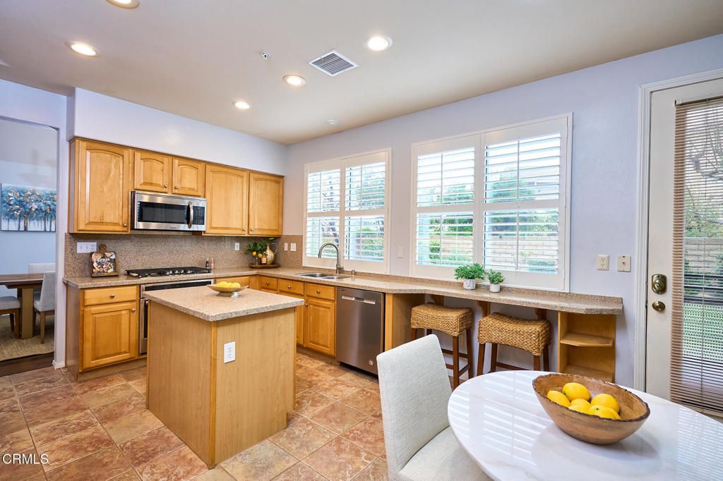 415 Caliente Way Oxnard, CA 93036 - Photo 10 of 23 Gallery Image 10