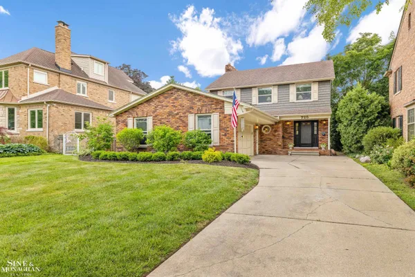 $595,000 | 725 Fisher Road, Grosse Pointe, MI 48230