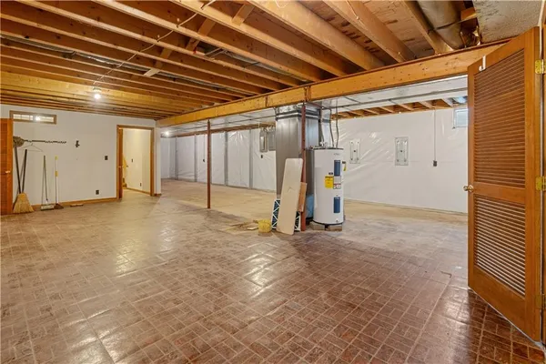 $220,000 | 101 West Jefferson Street, Otterville, MO 65348