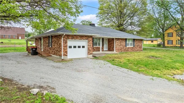 $220,000 | 101 West Jefferson Street, Otterville, MO 65348