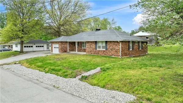$220,000 | 101 West Jefferson Street, Otterville, MO 65348