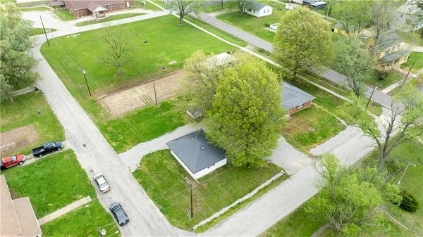 $220,000 | 101 West Jefferson Street, Otterville, MO 65348
