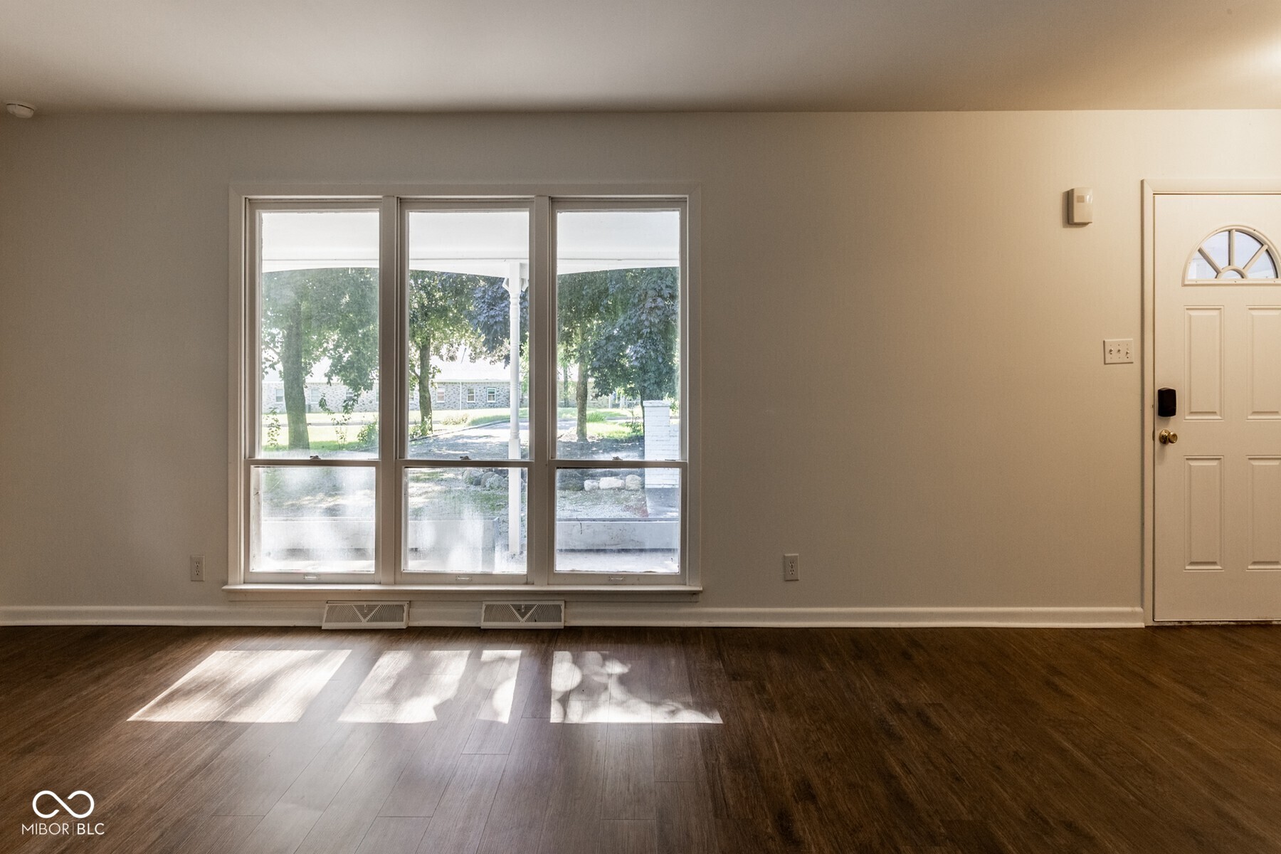 9514 Haverstick Road Indianapolis, IN 46240 - Photo 5 of 28