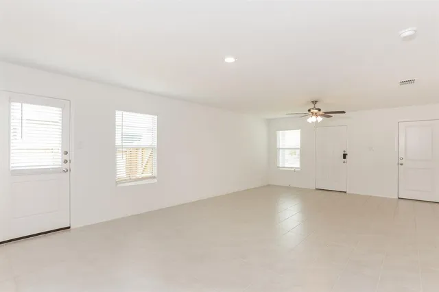 $1,695 | 3154 Crestone Drive, Crandall, TX 75114